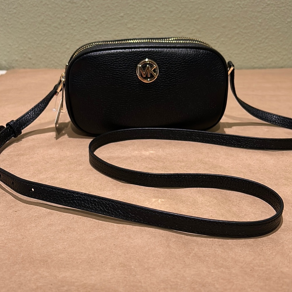 **New** Michael Kohrs Satchel purse